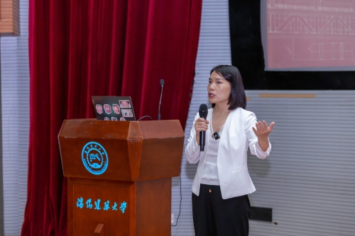 羅勒尚才創始人張紅芳女士走進沈陽建筑大學為建筑學子做就業職業規劃指導